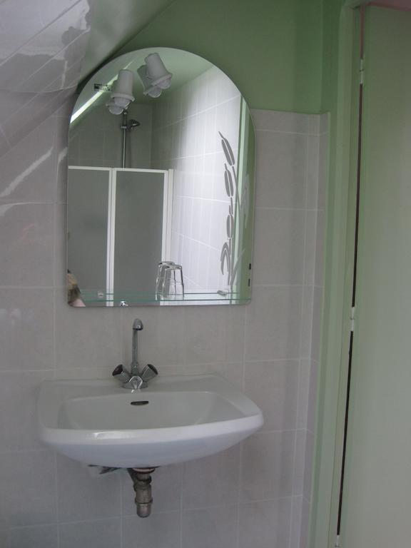 Chambres D'Hotes La Pinderie Val-Couesnon Room photo